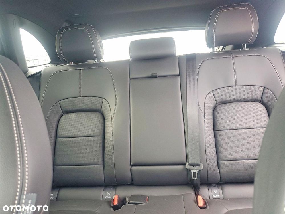 Jaguar F-Pace P250 AWD R-Dynamic S - 10