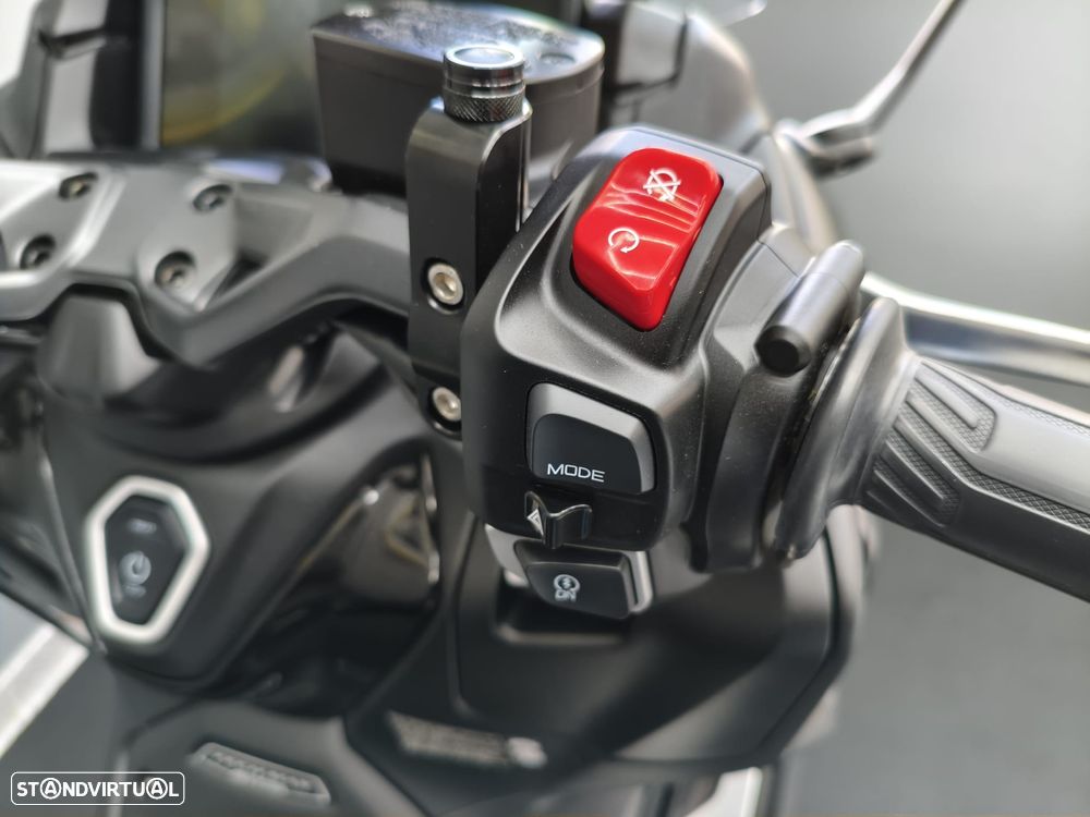 Yamaha TMAX Tech Max - 10