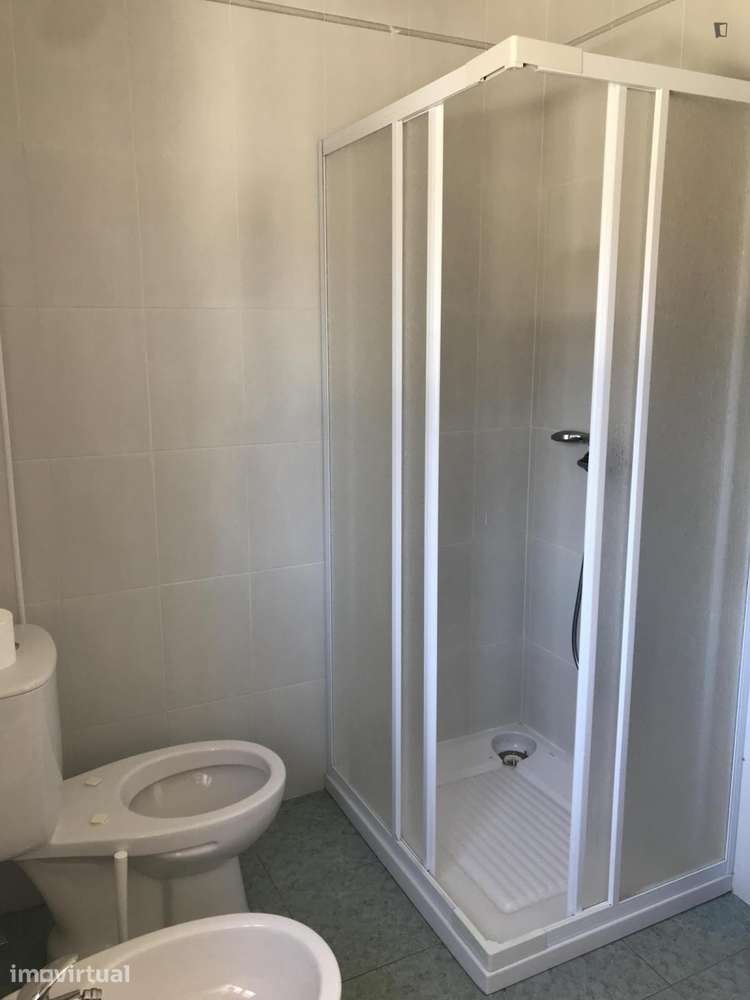 Quarto - localizado em Olivais Lisbon - Grande imagem: 3/10