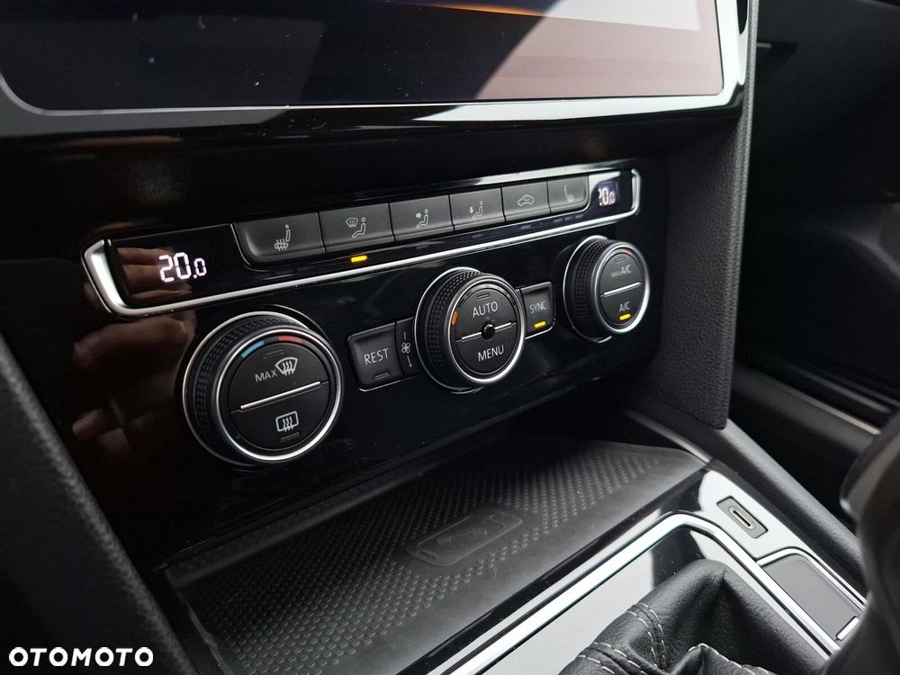 Volkswagen Arteon 2.0 TDI SCR R-Line DSG - 29