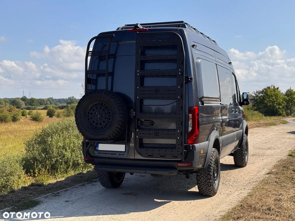 Mercedes-Benz Sprinter - 2