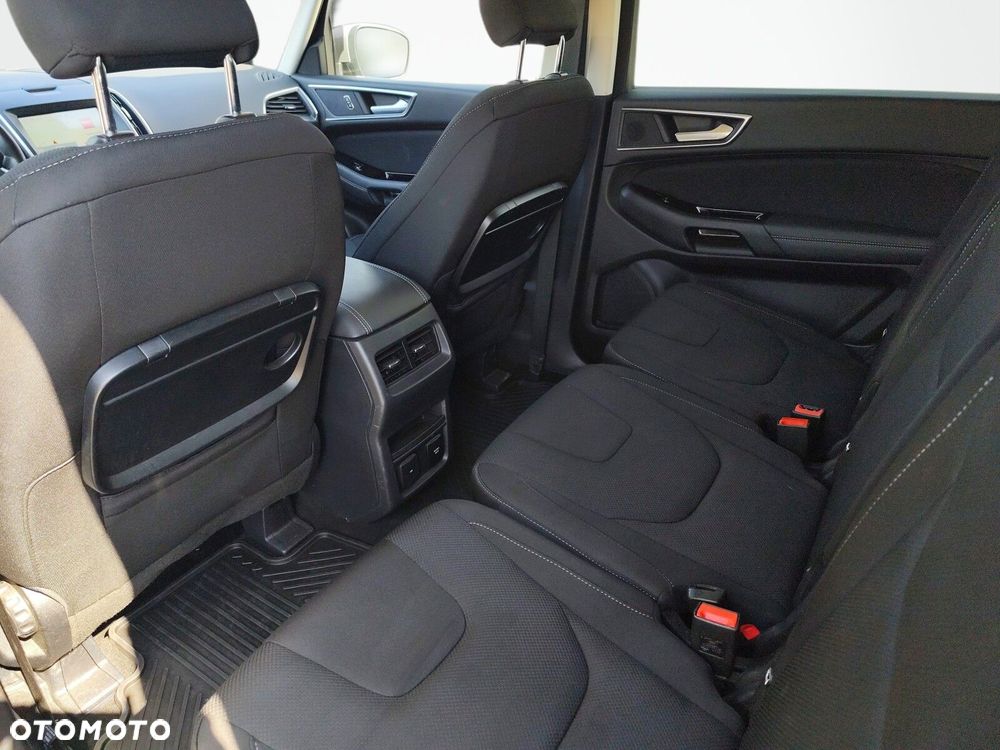 Ford S-Max - 12