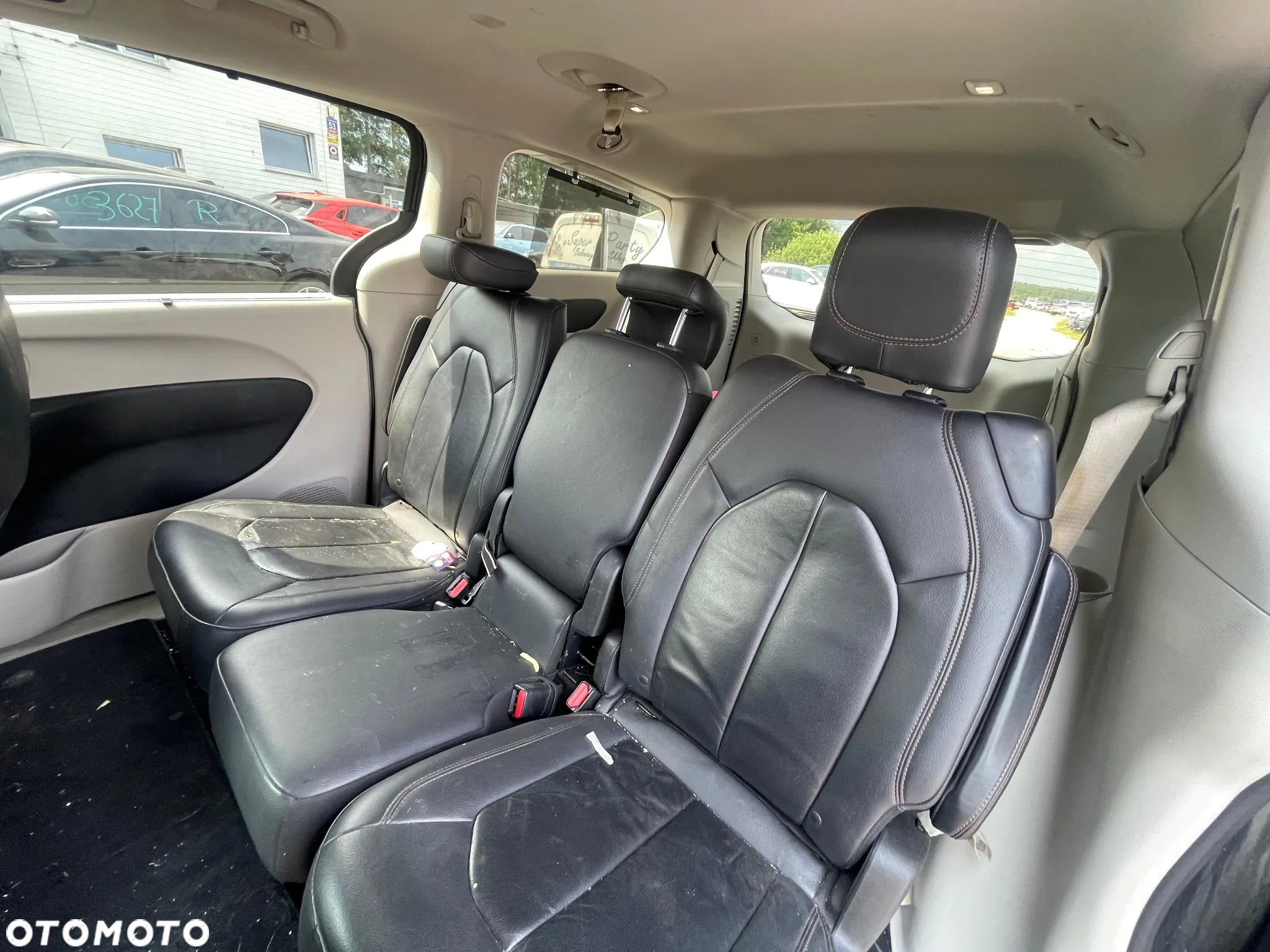 Chrysler Pacifica - 8