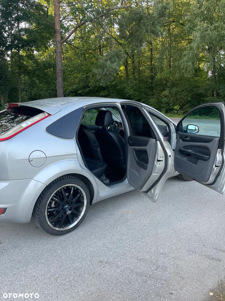 Ford Focus 1.8 Titanium - 13