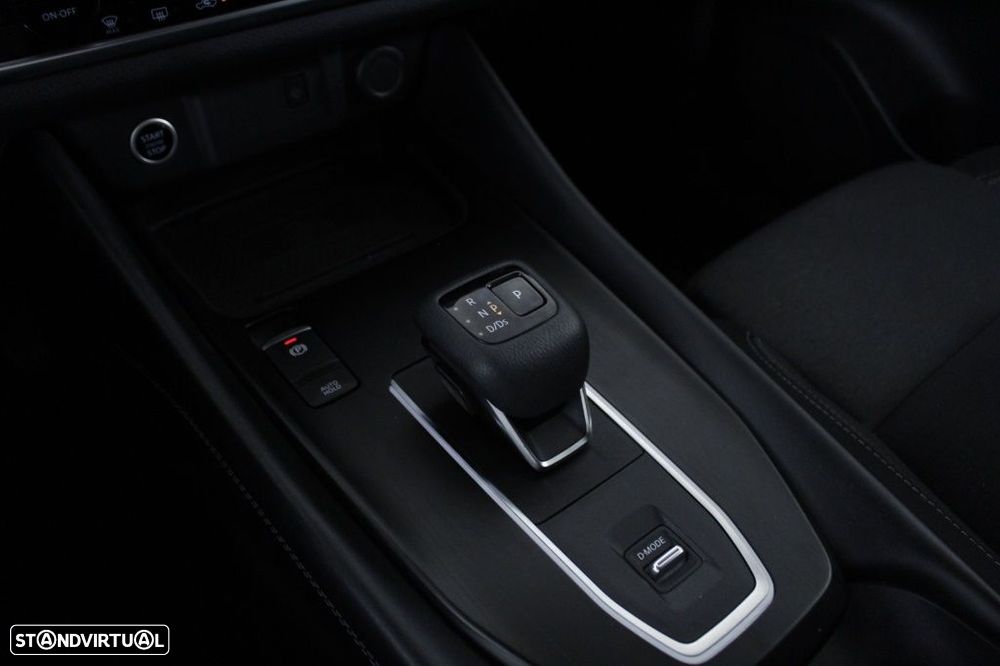 Nissan Qashqai 1.3 DIG-T N-Connecta LED Xtronic - 32