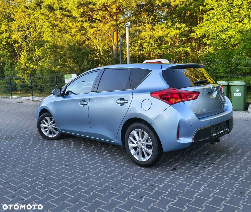 Toyota Auris 1.6 Valvematic Executive - 6