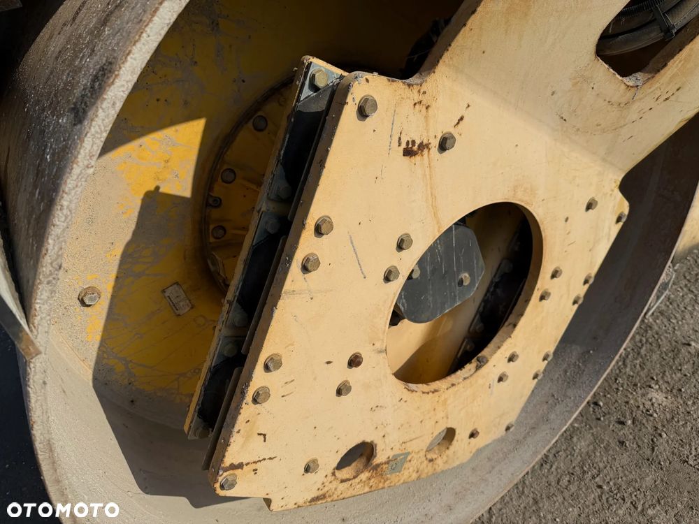 Dynapac CC432 / 12 ton / Dzielone Bębny - 11