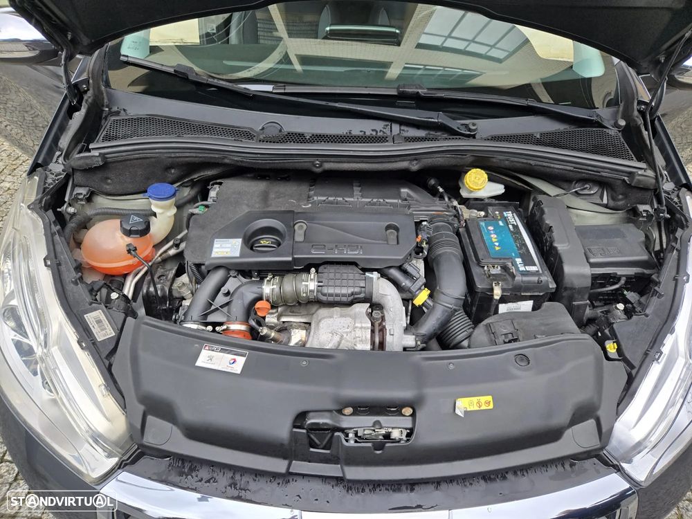Peugeot 208 1.6 e-HDi Allure - 15