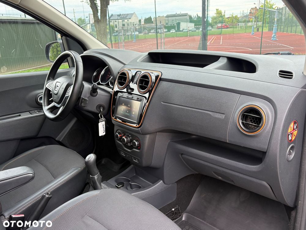 Dacia Dokker dCi 90 Stepway Celebration - 11