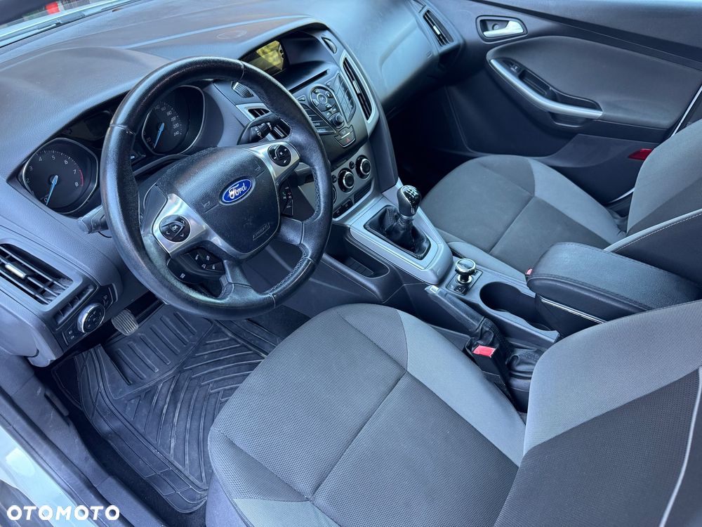 Ford Focus 1.6 Trend - 17