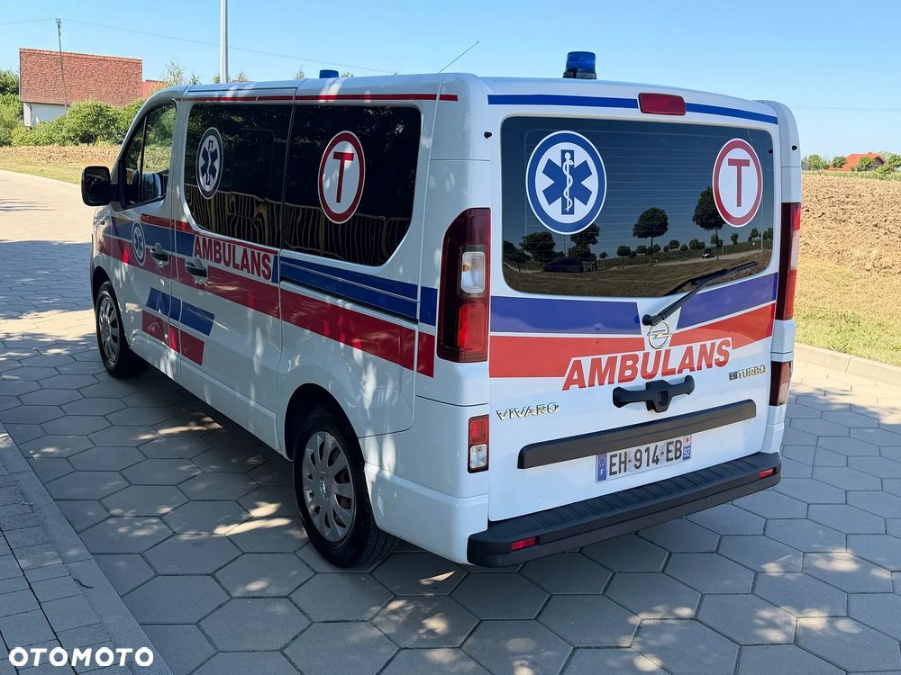 Opel Vivaro Karetka Ambulans Ambulance Sanitarny EN1789 - 4