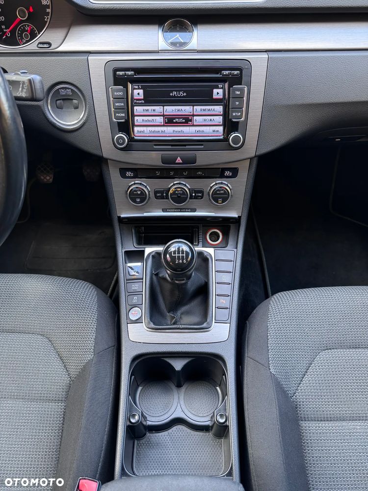 Volkswagen Passat Variant 2.0 TDI Comfortline - 24