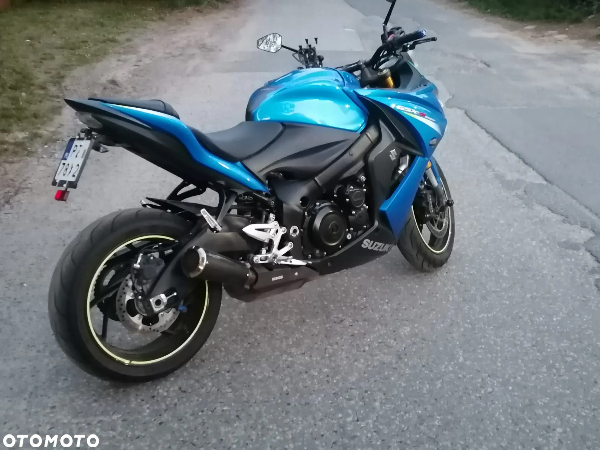 Suzuki GSX 1000 - 3