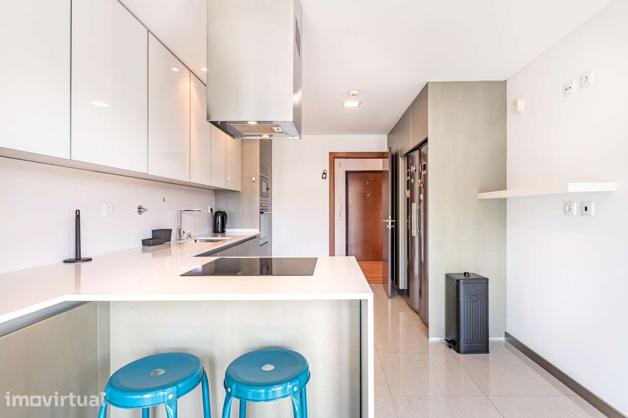 T3 Premium | 134 m² | Varanda em Toda a Casa | 2 Lugares de Garagem - Grande imagem: 5/35