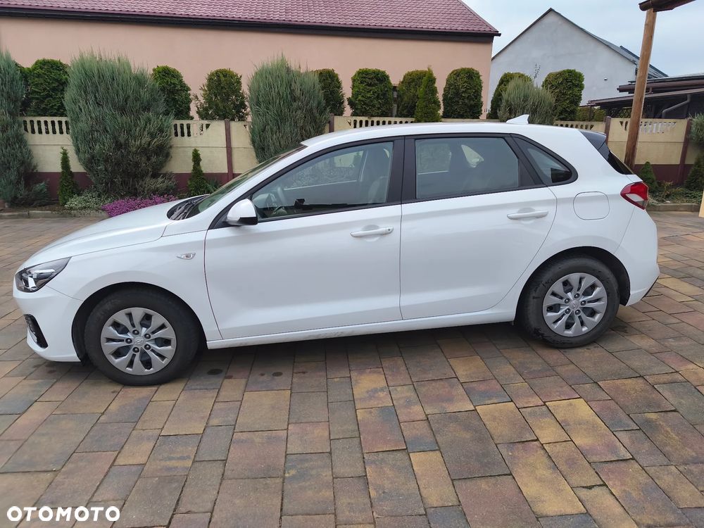 Hyundai i30 1.5 DPI Classic + - 10