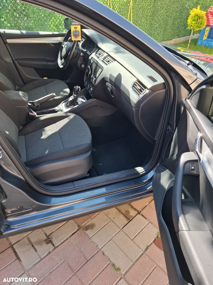 Skoda Octavia 1.6 TDI DSG Style - 10