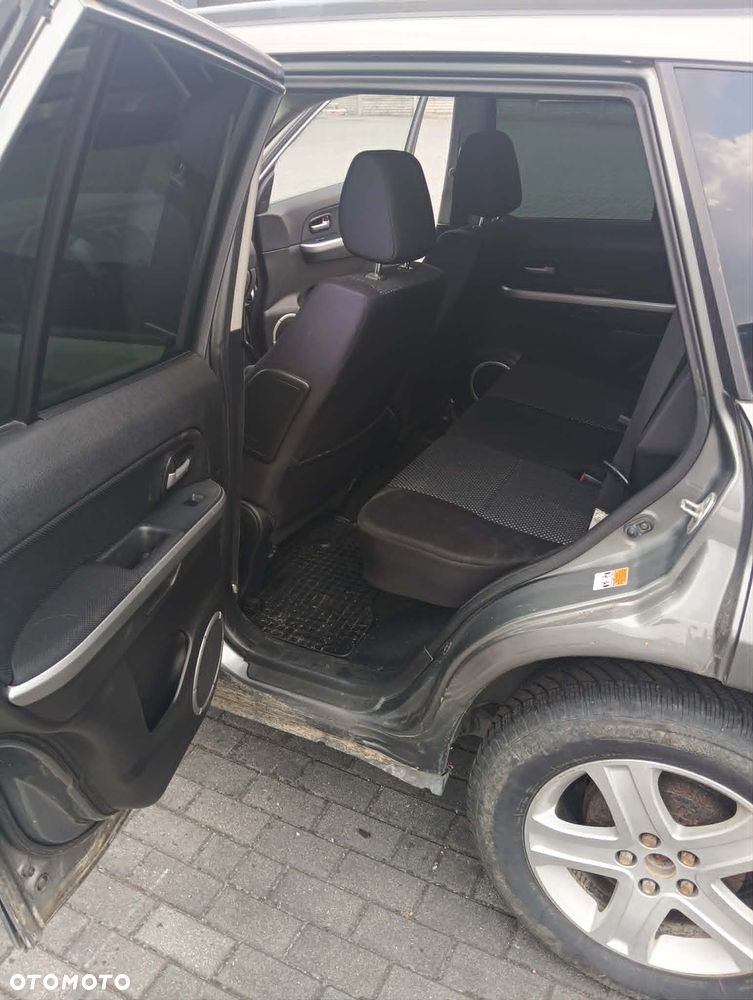 Suzuki Grand Vitara 2.0 - 11