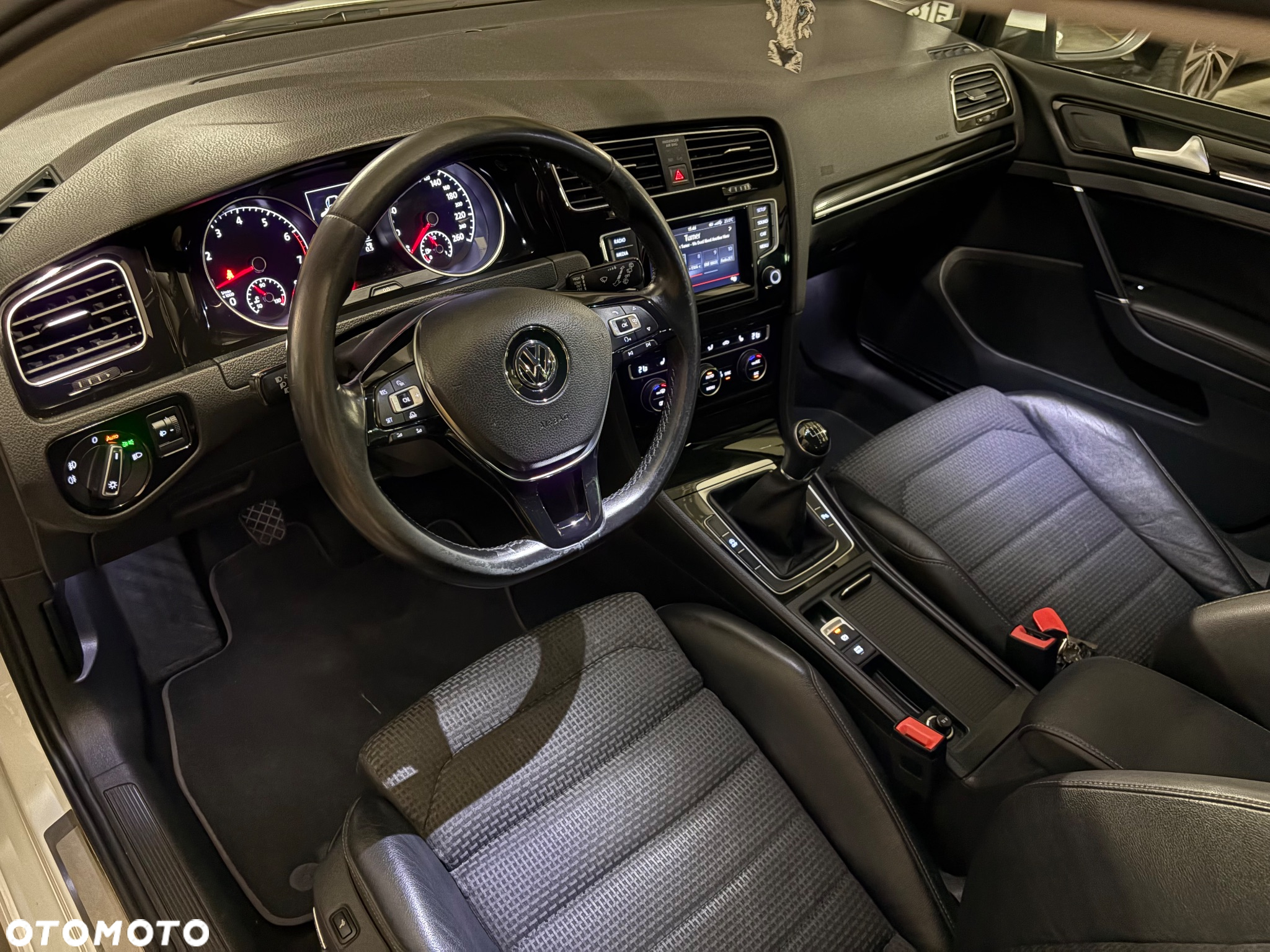 Volkswagen Golf VII 1.4 TSI BMT Highline - 17