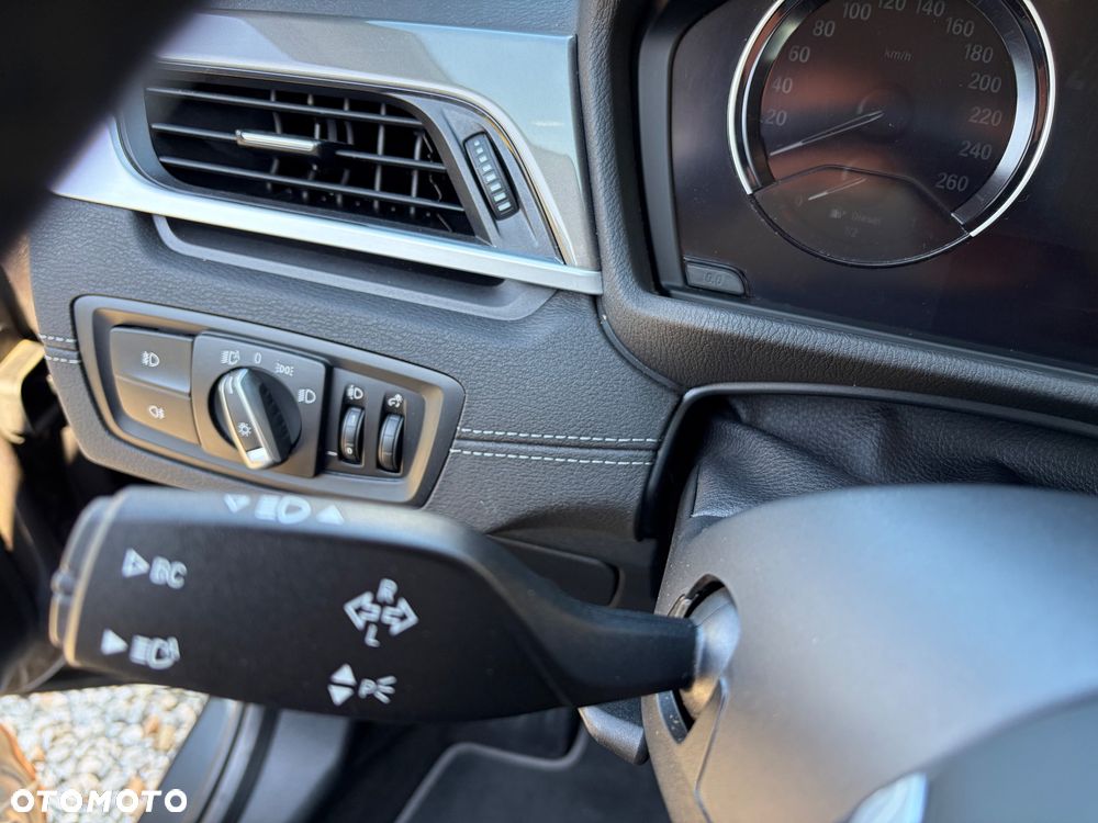 BMW X1 sDrive18d - 13