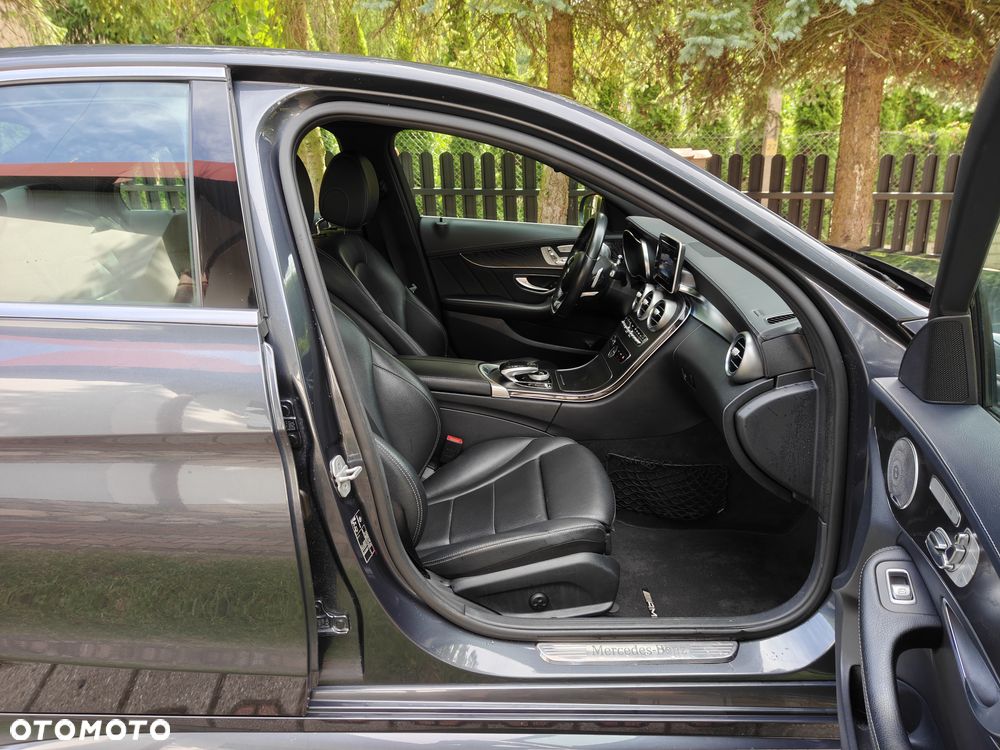 Mercedes-Benz Klasa C 200 7G-TRONIC - 23