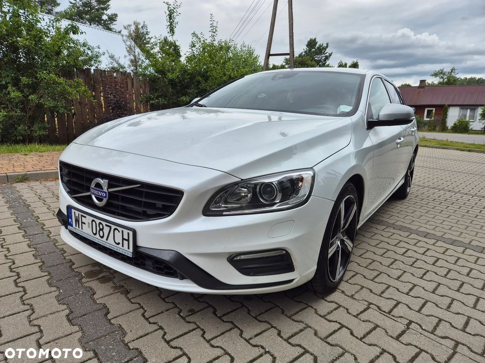 Volvo V60 D4 Drive-E R-Design Momentum - 1
