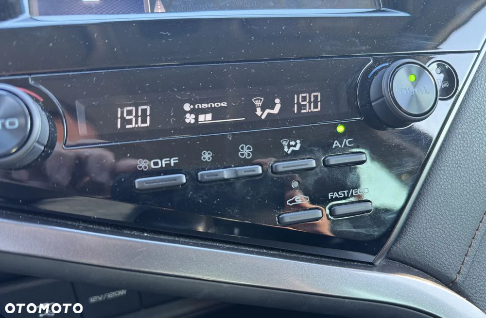 Toyota Camry 2.5 Hybrid Comfort CVT - 18