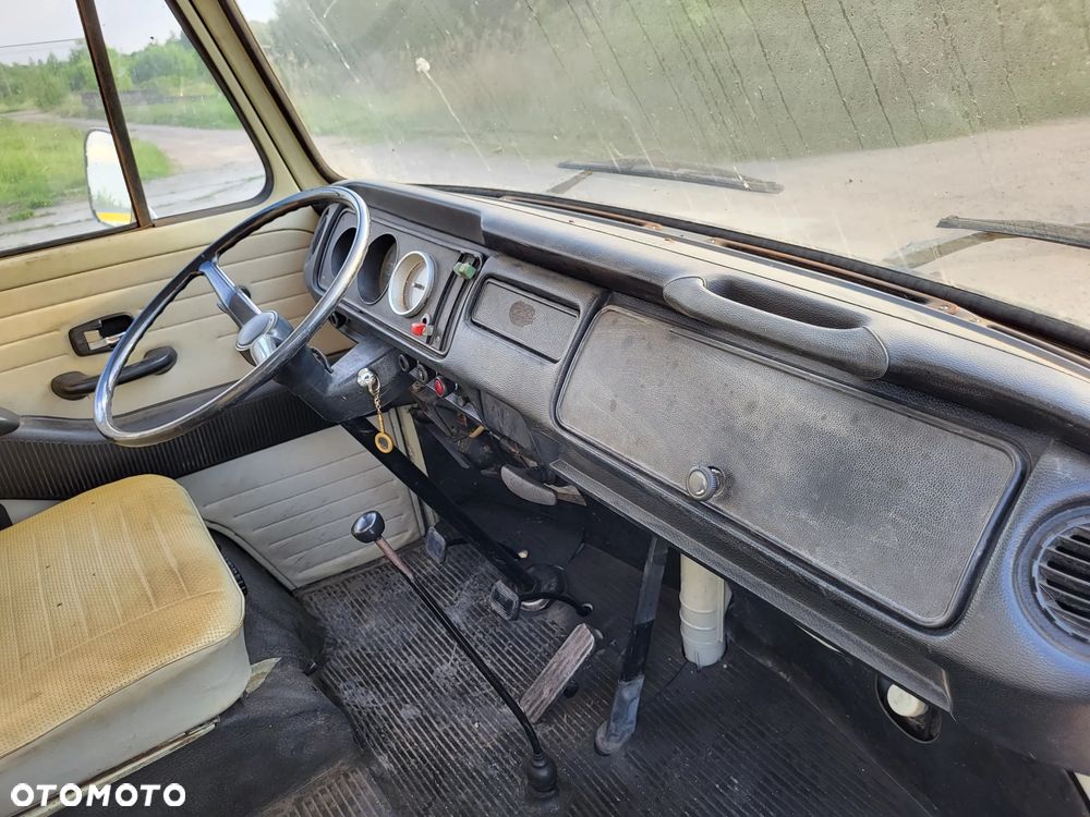 Volkswagen Transporter - 13