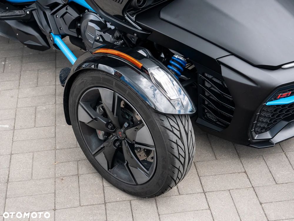 Can-Am Spyder - 3