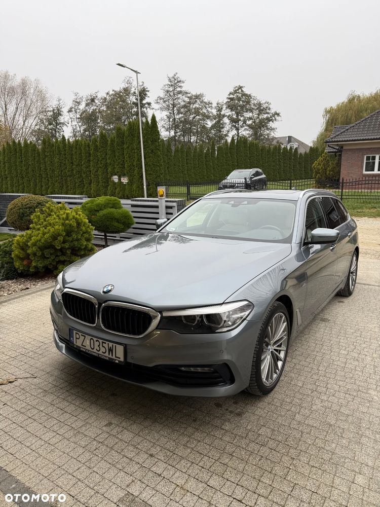 BMW Seria 5 520d Sport Line - 4