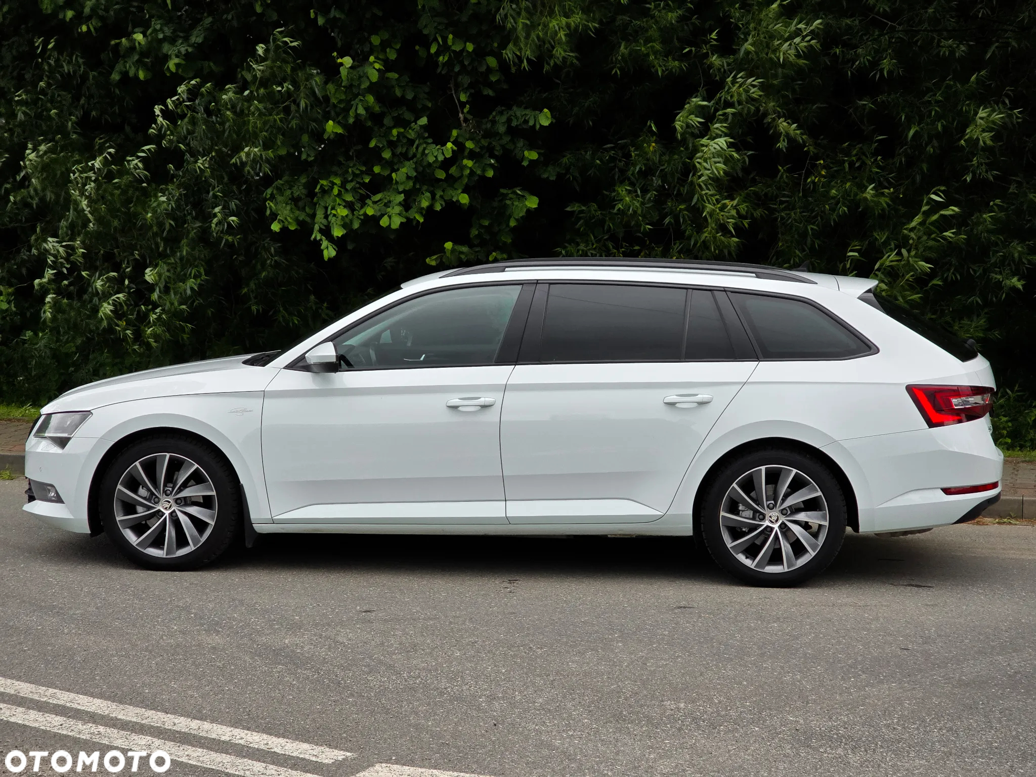 Skoda Superb Combi 2.0 TDI 4x4 DSG L&K - 10