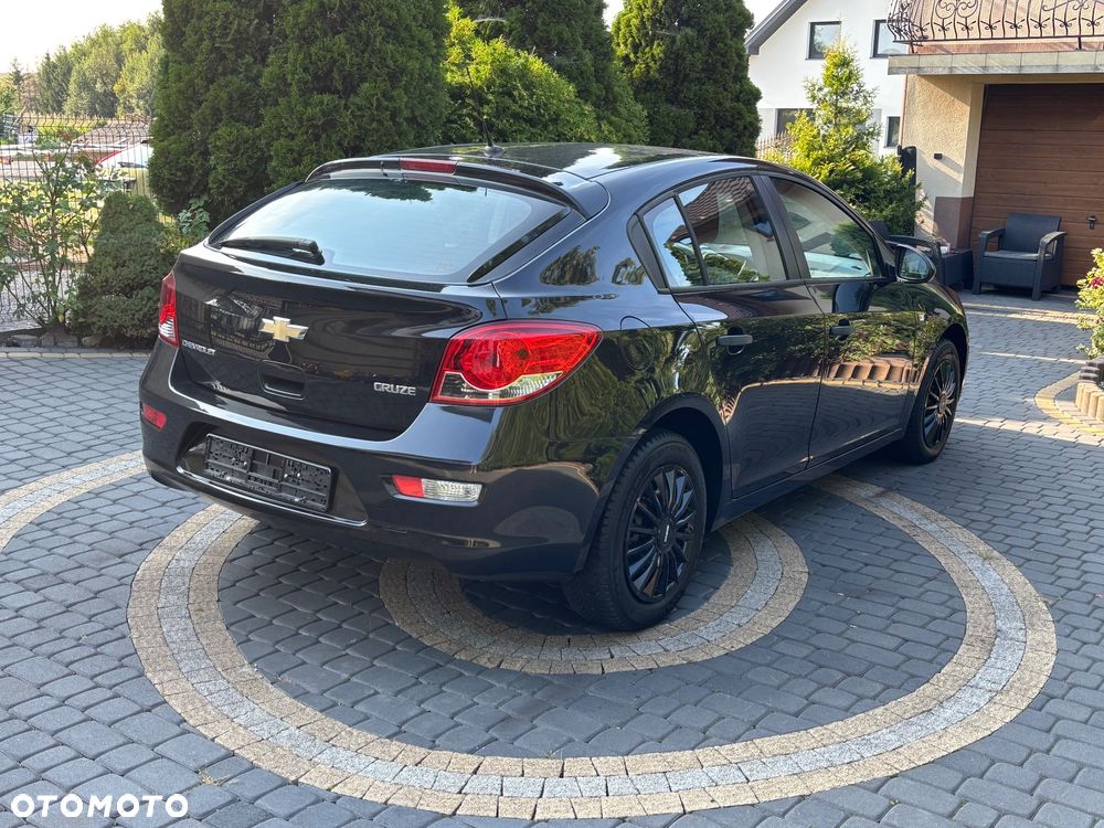 Chevrolet Cruze 1.6 LS - 4