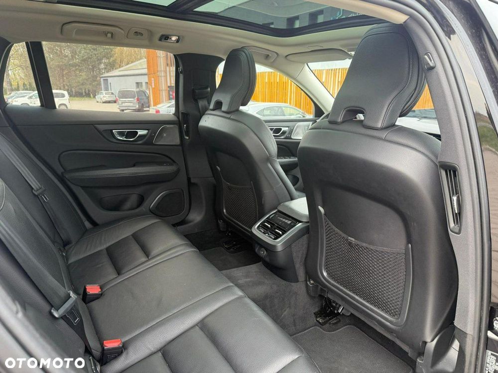 Volvo V60 Cross Country D4 AWD Geartronic Pro - 14