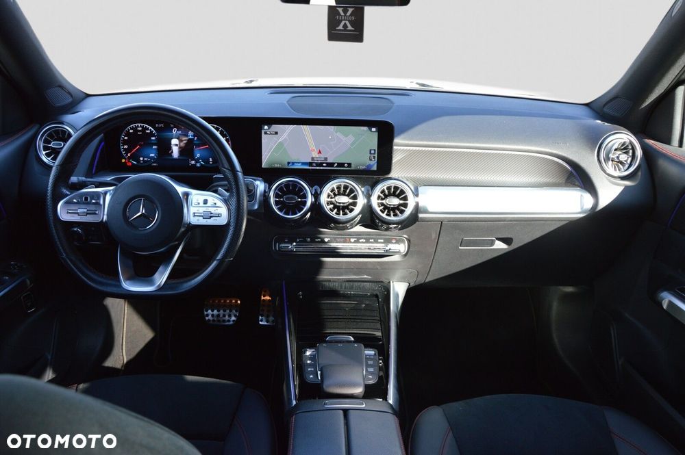 Mercedes-Benz GLB - 20