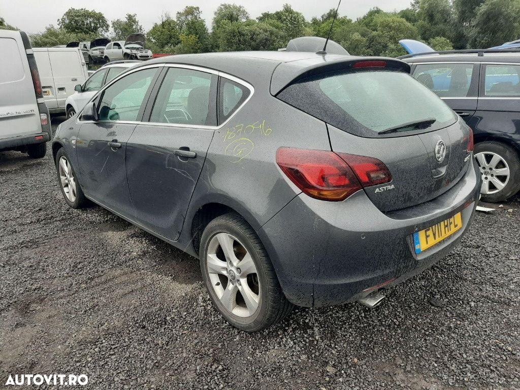 CD player Opel Astra J 2011 Hatchback 2.0 CDTI - 6