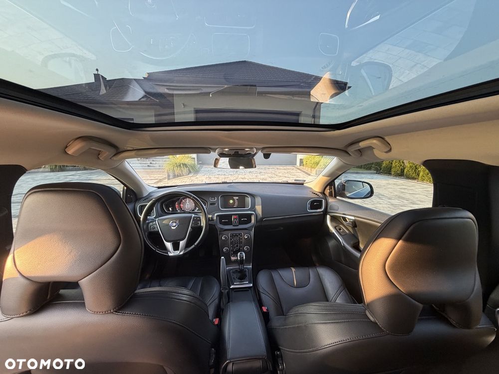 Volvo V40 D2 - 11