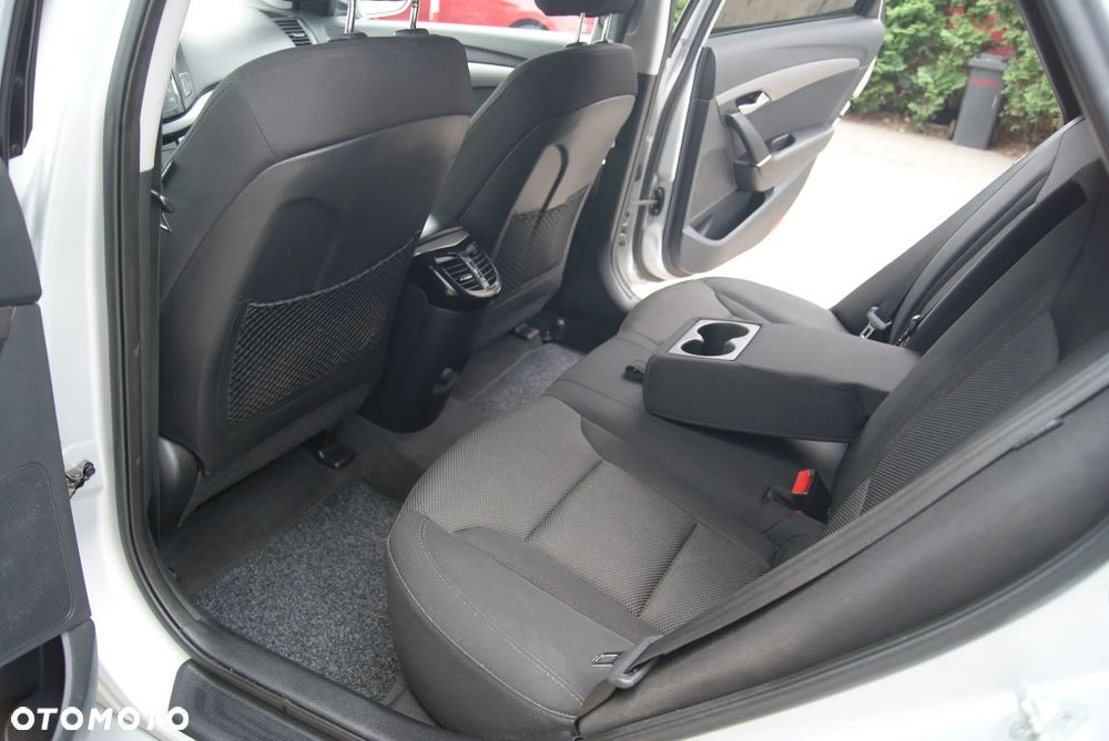 Hyundai i40 Kombi blue 1.7 CRDi Premium - 17