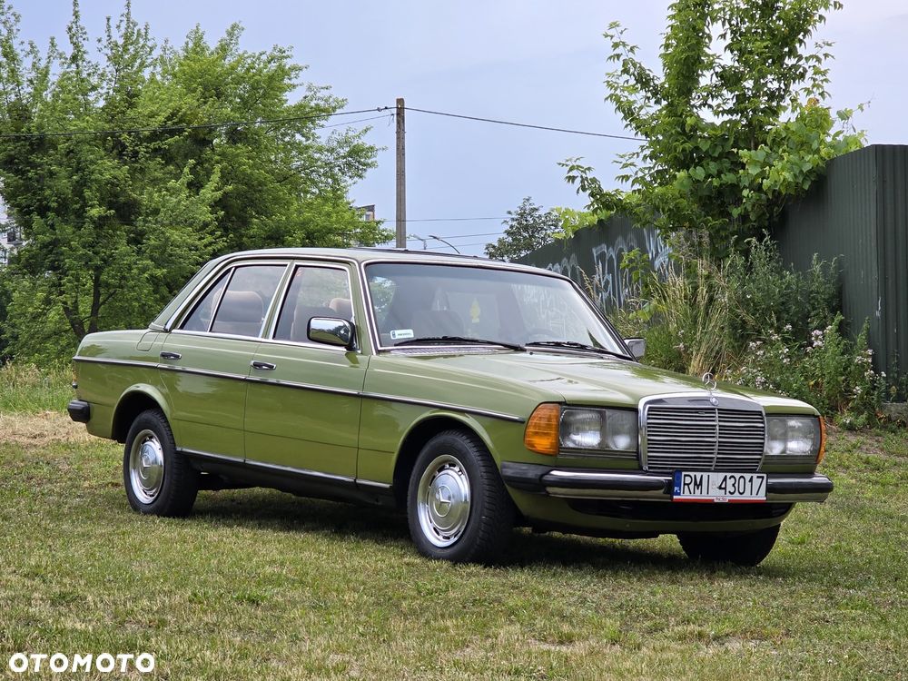 Mercedes-Benz W123 - 1