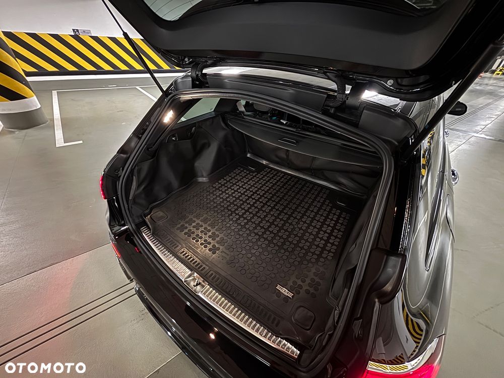 Mercedes-Benz Klasa E AMG 63 S 4Matic+ T AMG Speedshift MCT-9G - 37