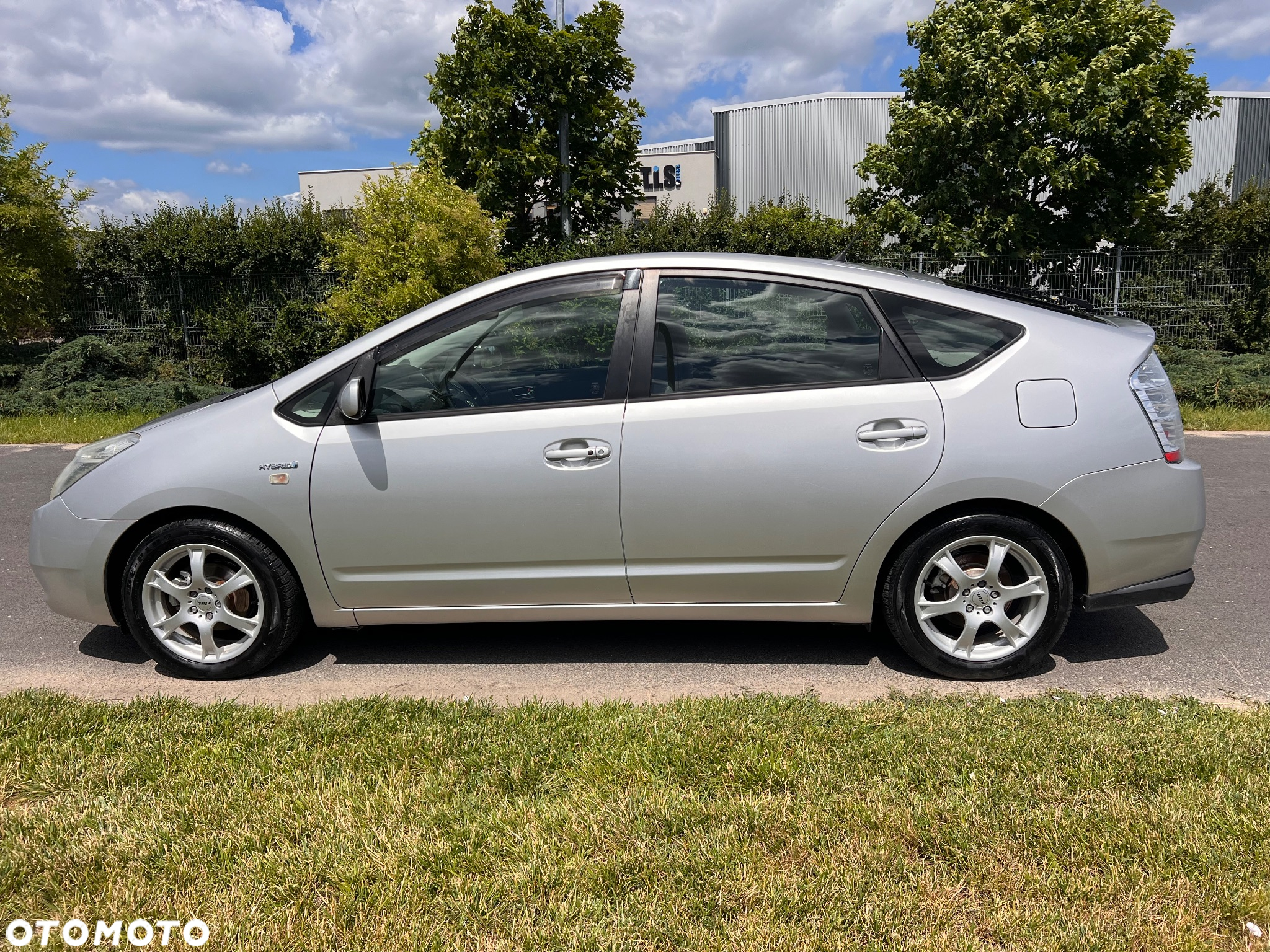 Toyota Prius (Hybrid) Executive - 9