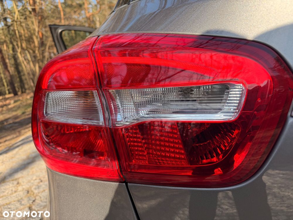 Mercedes-Benz GLA 250 4-Matic - 17