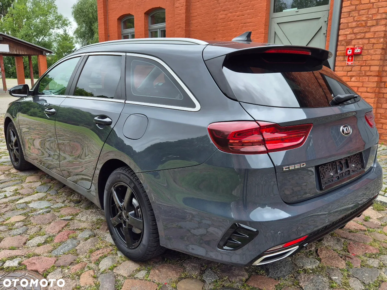 Kia Ceed - 4
