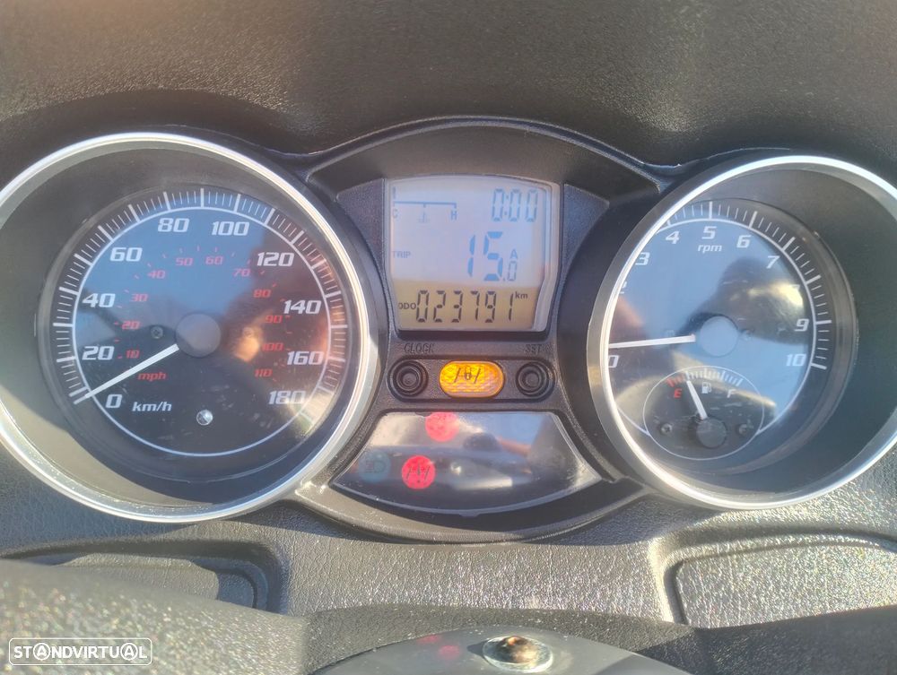 Piaggio MP3 RST - 12