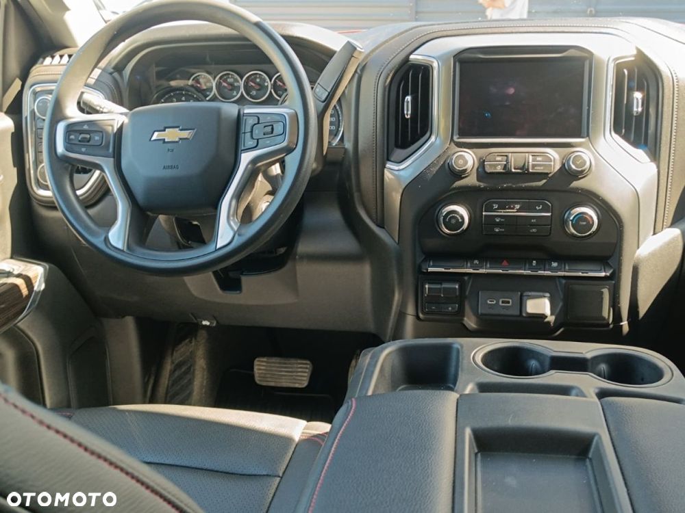 Chevrolet Silverado - 22