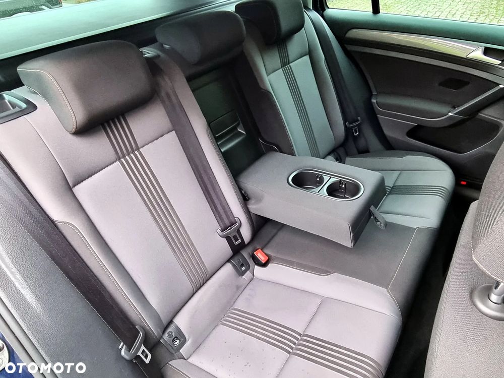 Volkswagen Golf - 21