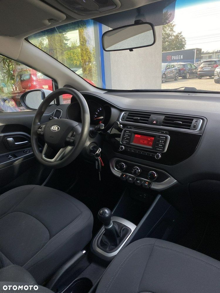 Kia Rio - 11