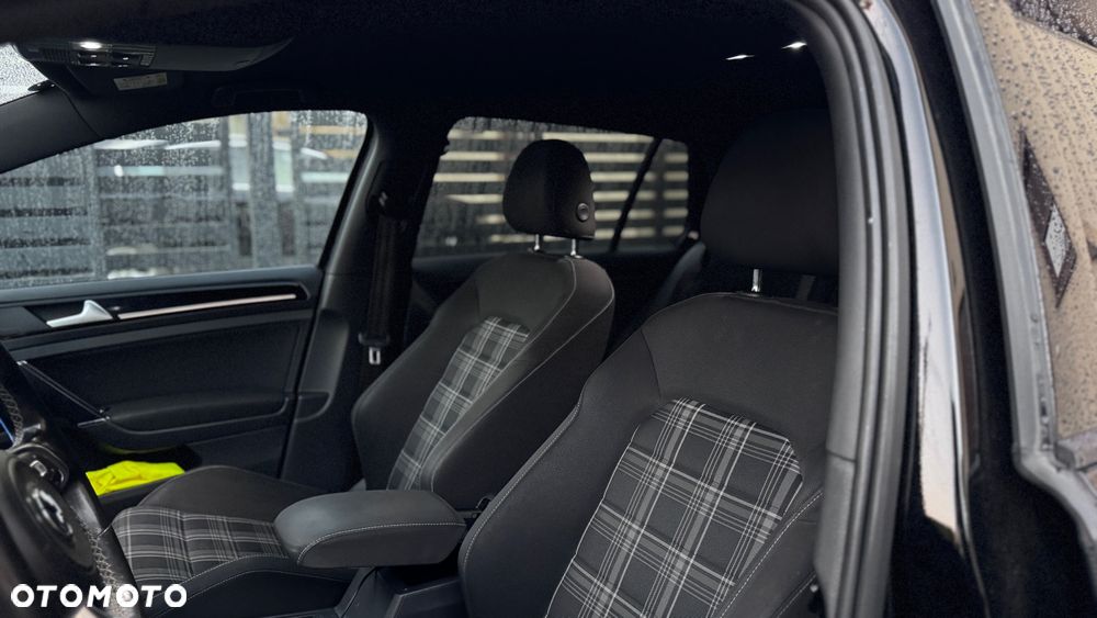 Volkswagen Golf VII 2.0 TDI BMT GTD - 16