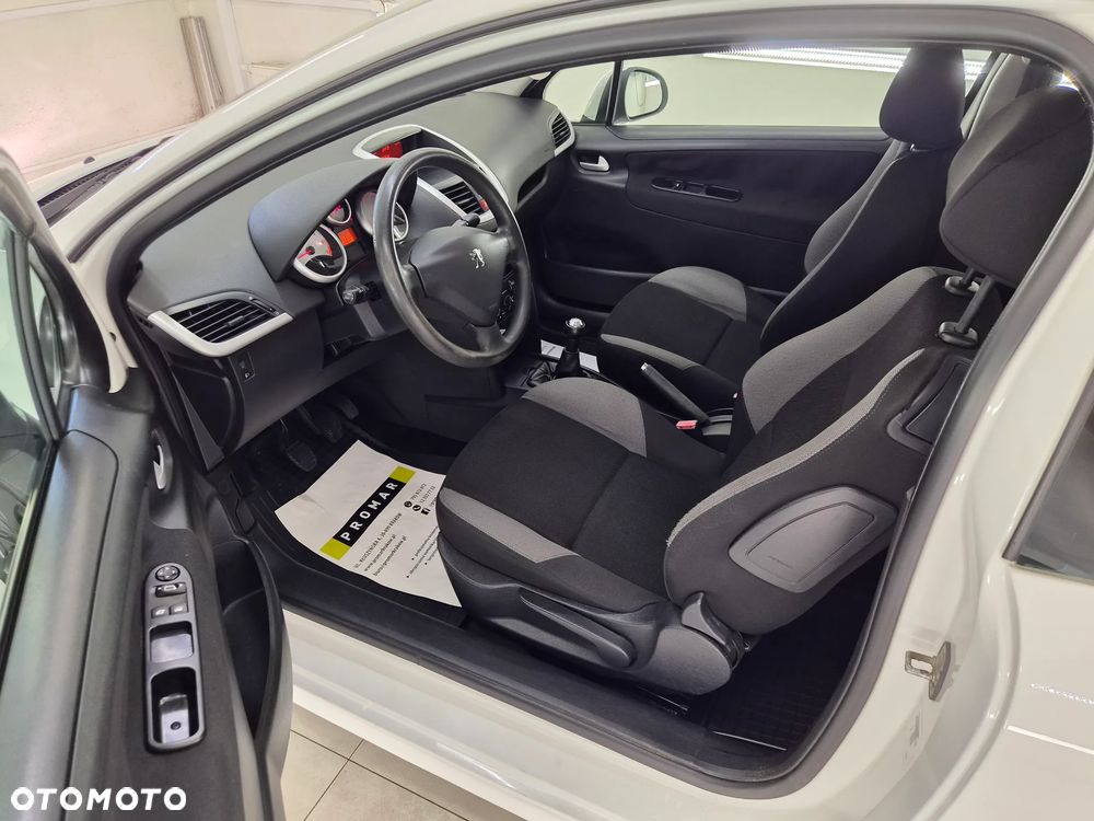 Peugeot 207 75 Urban Move - 23