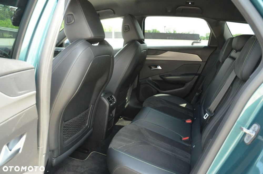Peugeot 308 BlueHDi 130 EAT8 GT EXCLUSIVE - 30