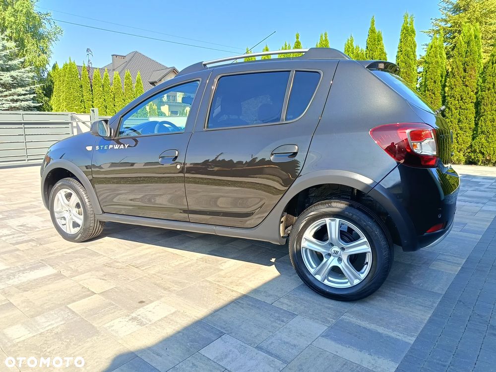 Dacia Sandero TCe 90 Celebration - 17