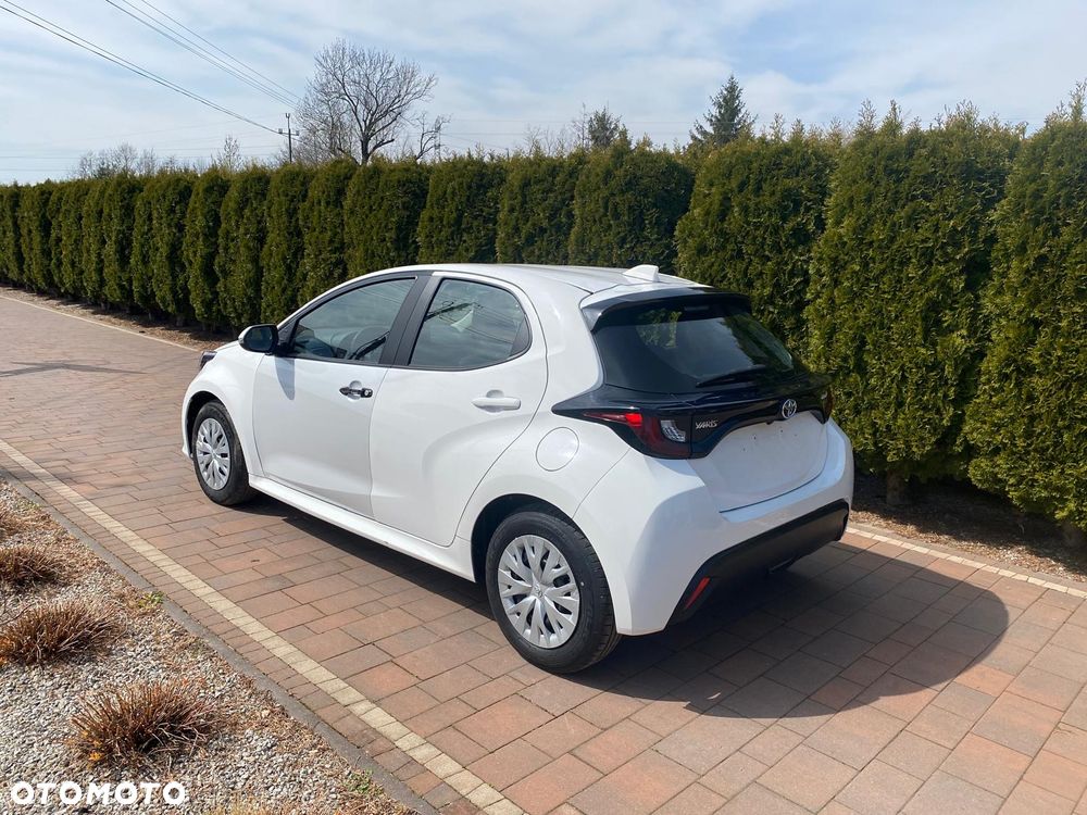 Toyota Yaris - 4
